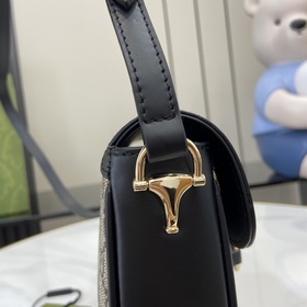 Новинка Мини-сумка через плечо из серии Gucci Horsebit 1955 В рек