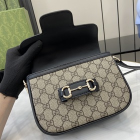 Новинка Мини-сумка через плечо из серии Gucci Horsebit 1955 В рек