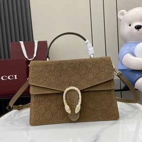 Новинка Креативный директор Gucci Сабато де Сарно обновил классич