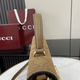 Новинка Креативный директор Gucci Сабато де Сарно обновил классич