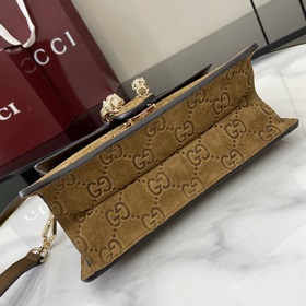 Новая модель Креативный директор Gucci Сабато де Сарно обновил кл