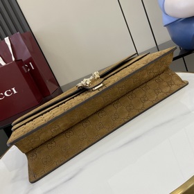 Новинка Креативный директор Gucci Сабато де Сарно обновил классич