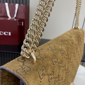 Новинка Креативный директор Gucci Сабато де Сарно обновил классич