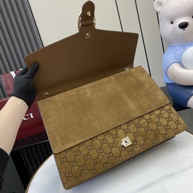 Новинка Креативный директор Gucci Сабато де Сарно обновил классич