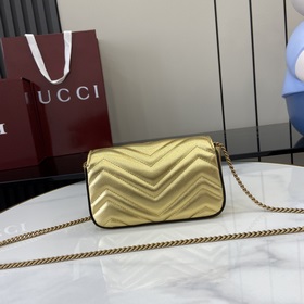 【Новинка】 От зеркальной кожи до сверкающих кристаллов, Gucci пред