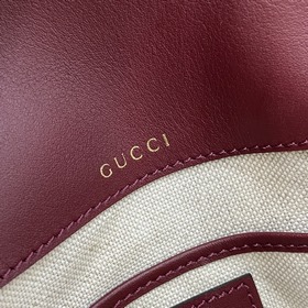 Новинка Мини-сумка через плечо из серии Gucci Horsebit 1955 В рек