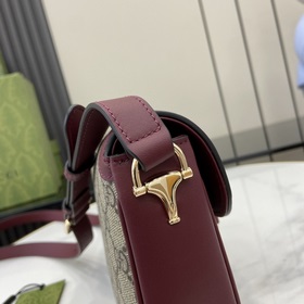 Новинка Мини-сумка через плечо из серии Gucci Horsebit 1955 В рек