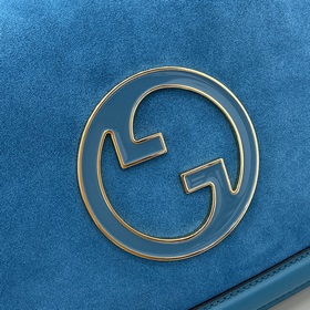 Новая модель Средняя сумка из серии Gucci Blondie Новая сумка из 