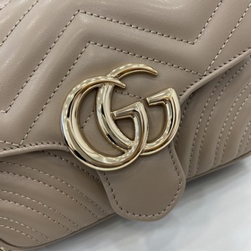 Новинка Мини-сумка из серии GG Marmont. Серия GG Marmont представ