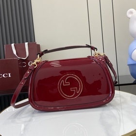 [Новинка] Новая сумка из серии Gucci Blondie украшена классически