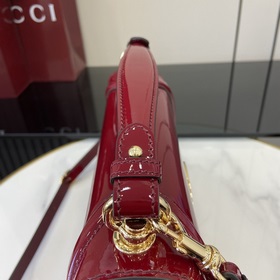 [Новинка] Новая сумка из серии Gucci Blondie украшена классически
