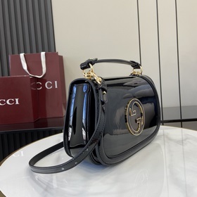 [Новинка] Новая сумка из серии Gucci Blondie украшена классически
