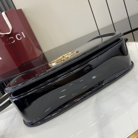 [Новинка] Новая сумка из серии Gucci Blondie украшена классически