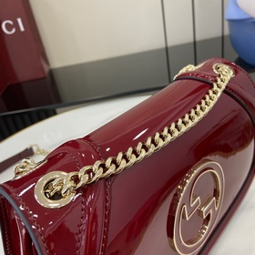 [Новинка] Новая сумка из серии Gucci Blondie украшена классически