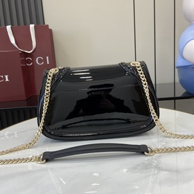 [Новинка] Новая сумка из серии Gucci Blondie украшена классически
