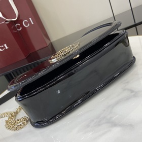 [Новинка] Новая сумка из серии Gucci Blondie украшена классически