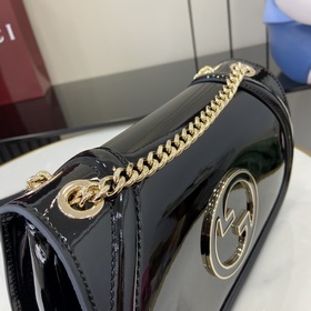[Новинка] Новая сумка из серии Gucci Blondie украшена классически