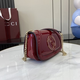 [Новинка] Новая сумка из серии Gucci Blondie украшена классически