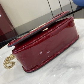 [Новинка] Новая сумка из серии Gucci Blondie украшена классически