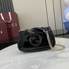 [Новинка] Новая сумка из серии Gucci Blondie украшена классически