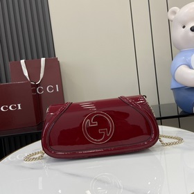 [Новинка] Новая сумка из серии Gucci Blondie украшена классически