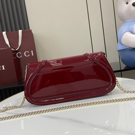 [Новинка] Новая сумка из серии Gucci Blondie украшена классически
