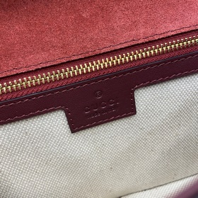 [Новинка] Новая сумка из серии Gucci Blondie украшена классически