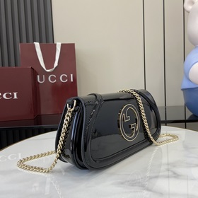 [Новинка] Новая сумка из серии Gucci Blondie украшена классически