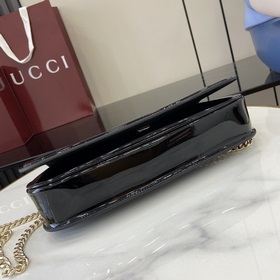[Новинка] Новая сумка из серии Gucci Blondie украшена классически
