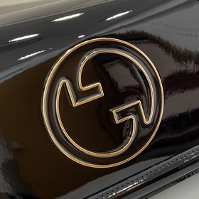 [Новинка] Новая сумка из серии Gucci Blondie украшена классически