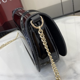 [Новинка] Новая сумка из серии Gucci Blondie украшена классически