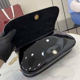 [Новинка] Новая сумка из серии Gucci Blondie украшена классически
