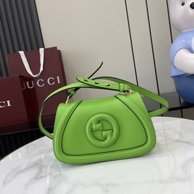 Новая модель Мини-сумка через плечо из серии Gucci Blondie Новая