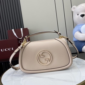 Новая модель Средняя сумка из серии Gucci Blondie Новая сумка из