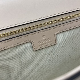 Новая модель Средняя сумка из серии Gucci Blondie Новая сумка из 