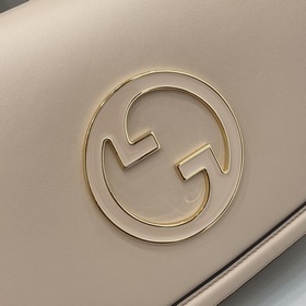 Новая модель Средняя сумка из серии Gucci Blondie Новая сумка из 