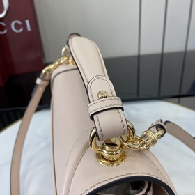 Новая модель Средняя сумка из серии Gucci Blondie Новая сумка из 
