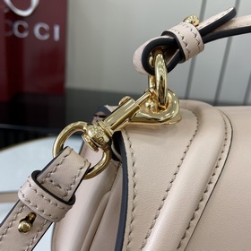 Новая модель Средняя сумка из серии Gucci Blondie Новая сумка из 