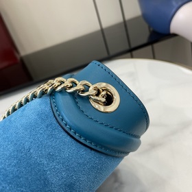 Новая модель Мини-сумка через плечо из серии Gucci Blondie Новая 