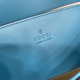 Новая модель Мини-сумка через плечо из серии Gucci Blondie Новая 