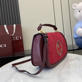 Новая модель Средняя сумка из серии Gucci Blondie Новая сумка из 