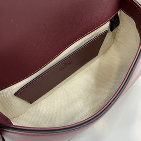 Новая модель Мини-сумка через плечо из серии Gucci Blondie Новая 