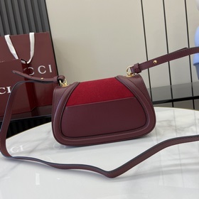 Новая модель Мини-сумка через плечо из серии Gucci Blondie Новая 