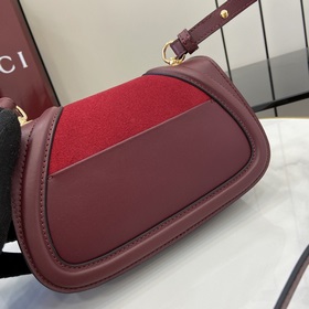 Новая модель Мини-сумка через плечо из серии Gucci Blondie Новая 