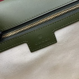Новая модель Средняя сумка из серии Gucci Blondie Новая сумка из 