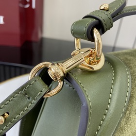 Новая модель Средняя сумка из серии Gucci Blondie Новая сумка из 