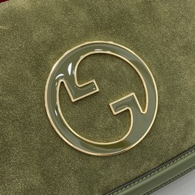 Новая модель Средняя сумка из серии Gucci Blondie Новая сумка из 
