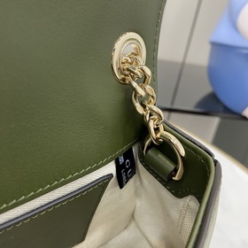 Новая модель Мини-сумка через плечо из серии Gucci Blondie Новая 