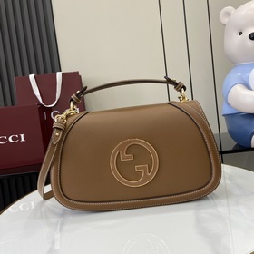 Новая модель Средняя сумка из серии Gucci Blondie Новая сумка из