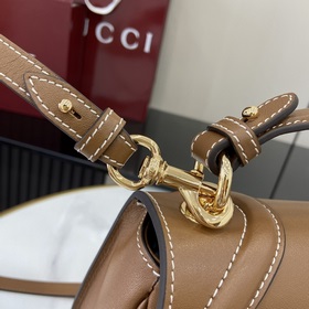 Новая модель Средняя сумка из серии Gucci Blondie Новая сумка из 